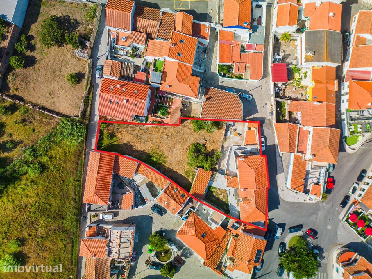 Propriedade composta por prédio, moradia e terreno em Salir do Porto - Grande imagem: 5/60