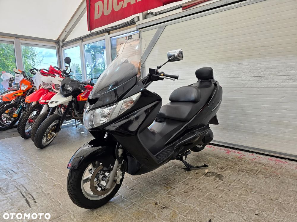 Suzuki Burgman - 7