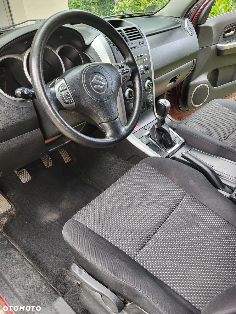 Suzuki Grand Vitara 2.7 V6 - 7