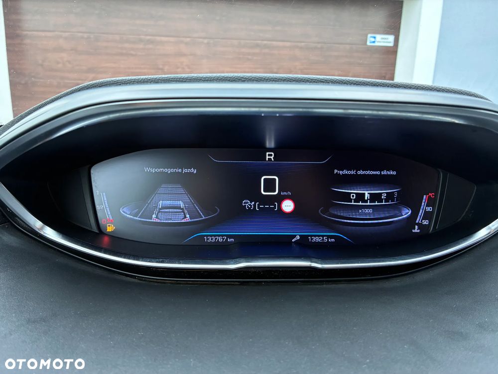 Peugeot 5008 1.6 PureTech Allure S&S EAT8 - 17