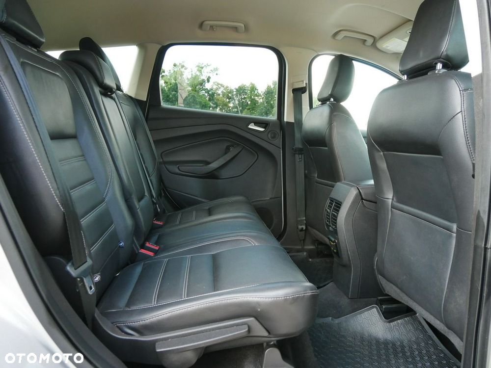 Ford Escape 2.0 EcoBoost AWD Titanium - 29