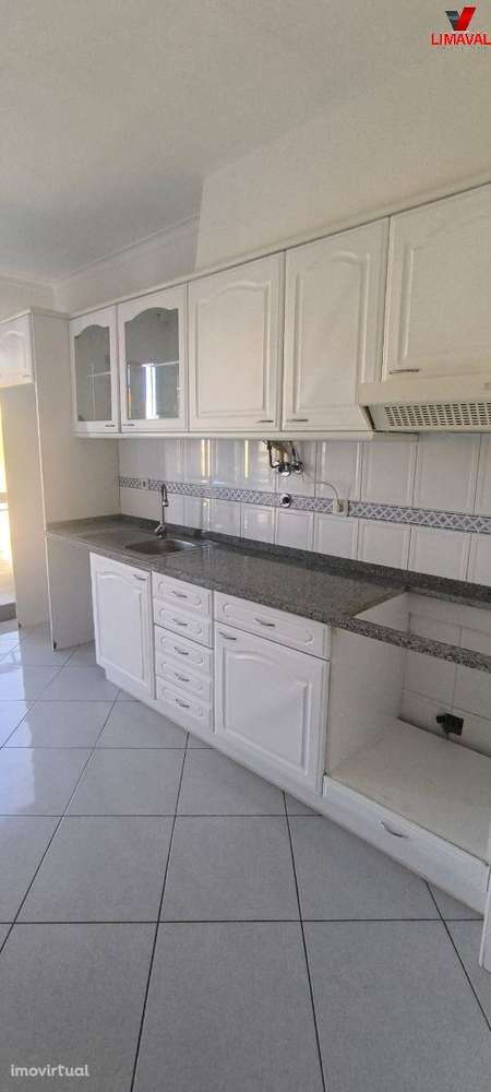 T2 mobilado em S. Vítor - Grande imagem: 5/12