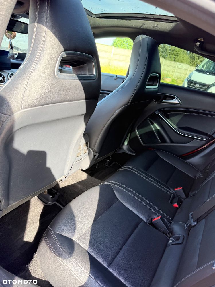 Mercedes-Benz CLA 250 4-Matic - 14
