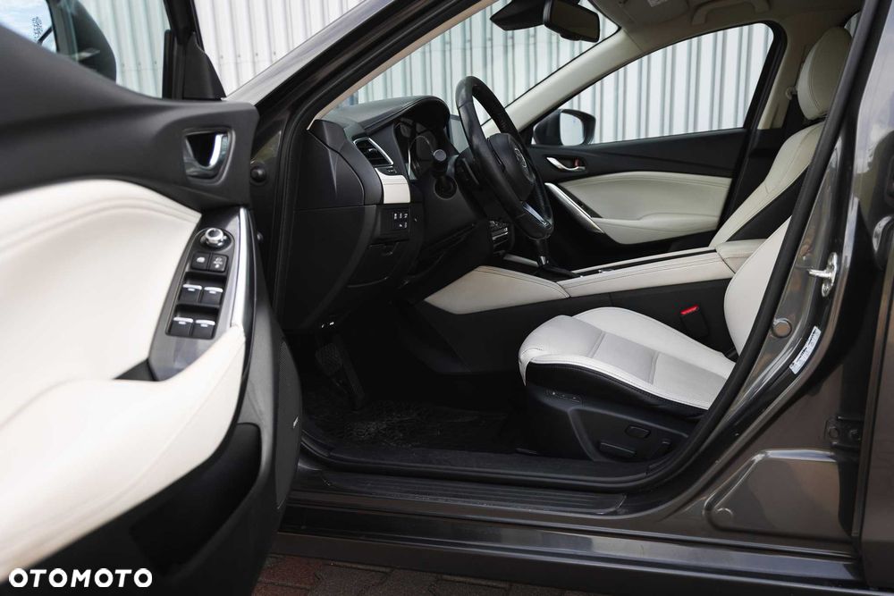 Mazda 6 - 8