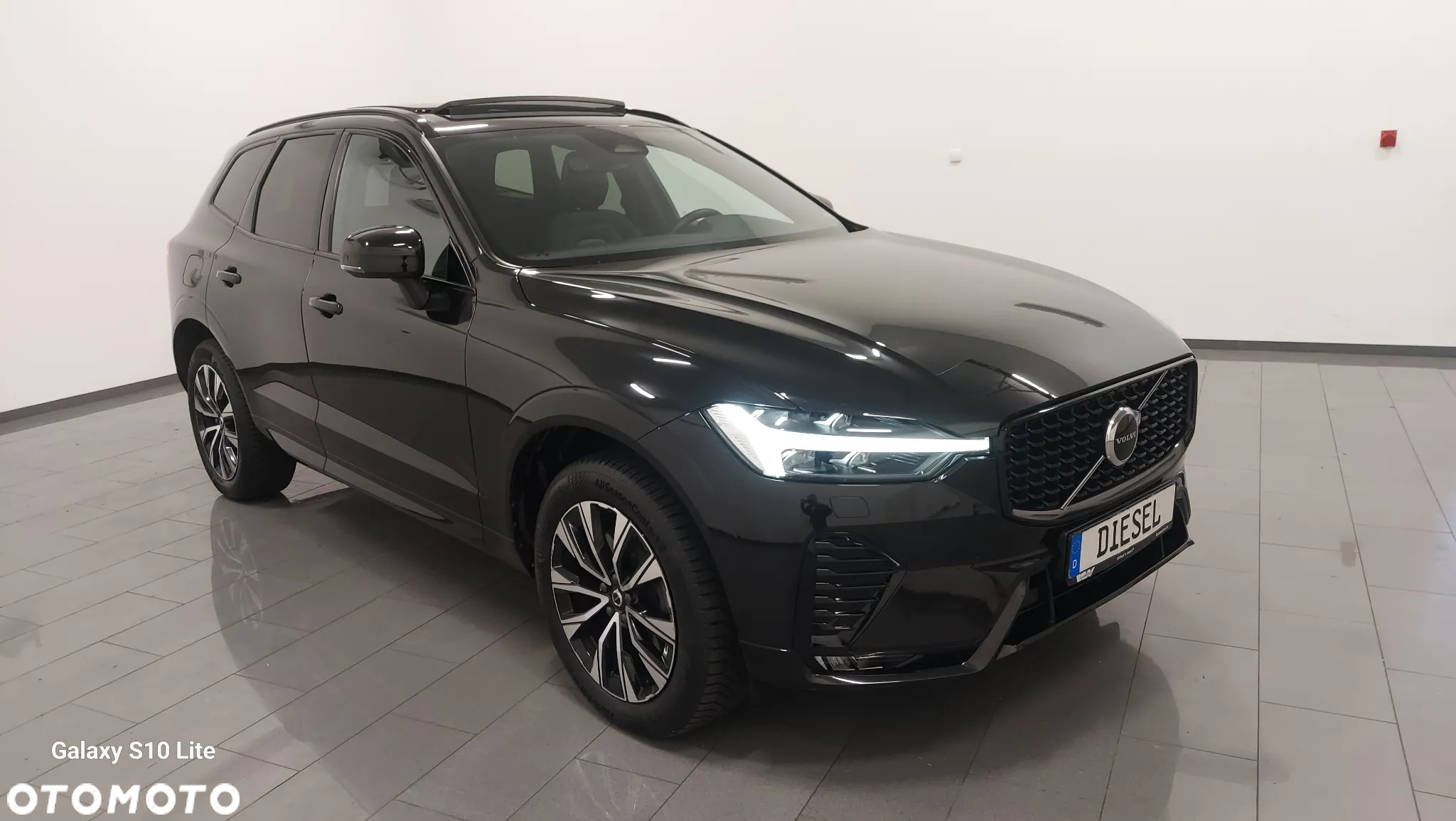 Volvo XC 60 B4 D AWD Plus Dark - 2