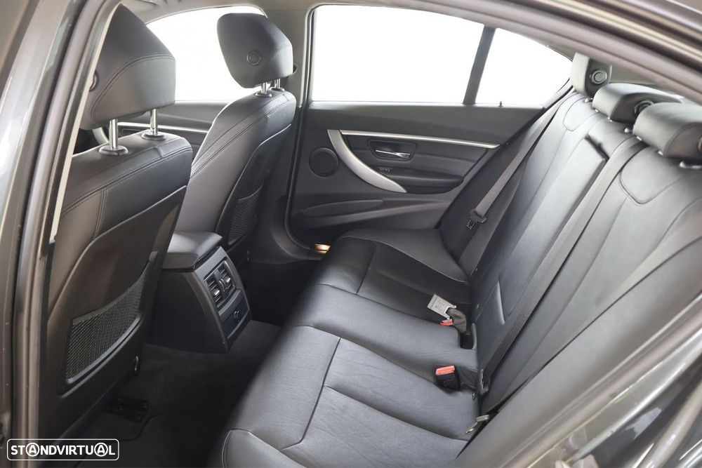 BMW 330 e iPerformance Line Sport - 14