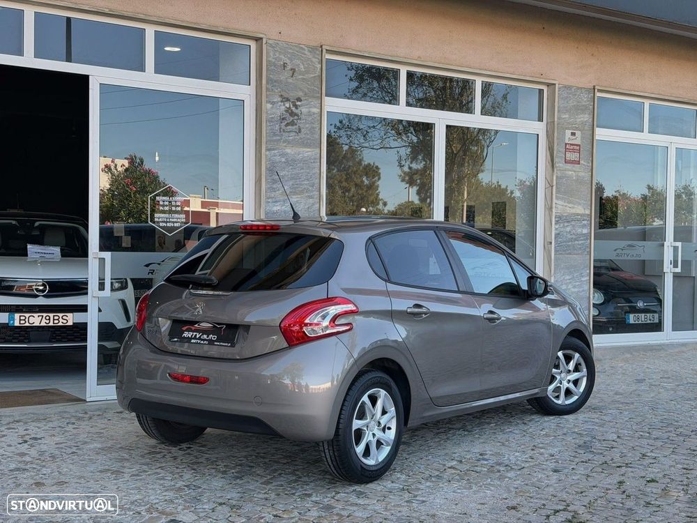 Peugeot 208 1.2 PureTech Access - 12