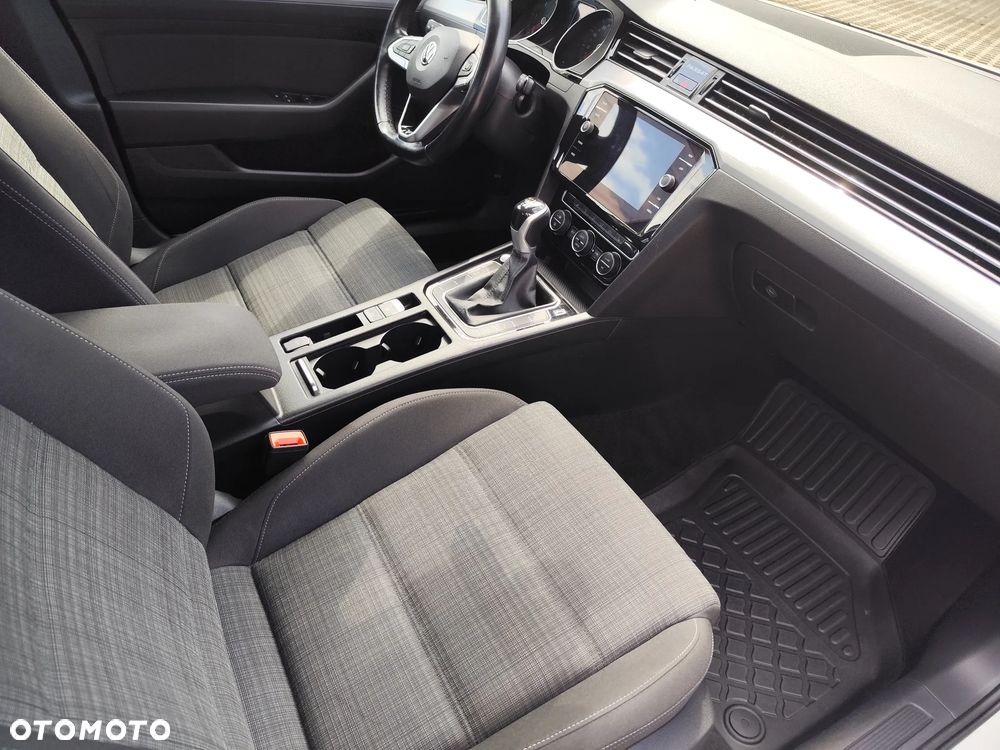 Volkswagen Passat 2.0 TDI EVO Business - 21