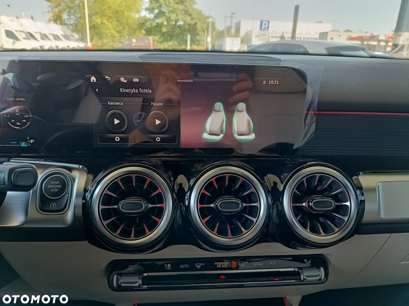 Mercedes-Benz GLB - 30