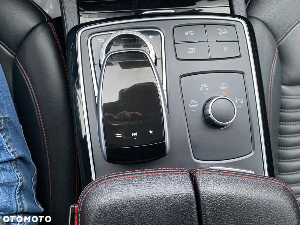 Mercedes-Benz GLE - 29