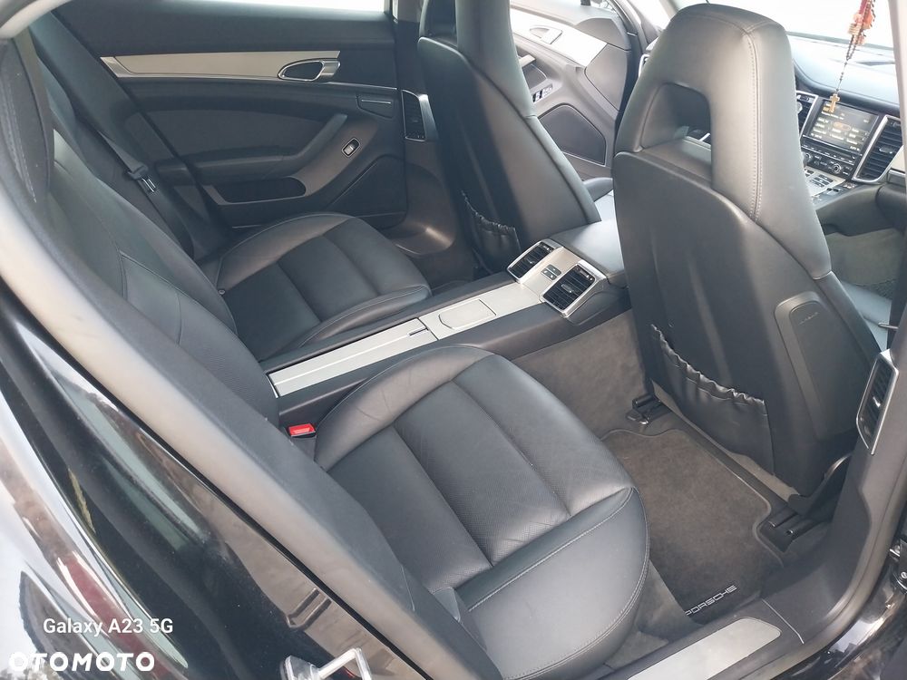 Porsche Panamera 4S - 9
