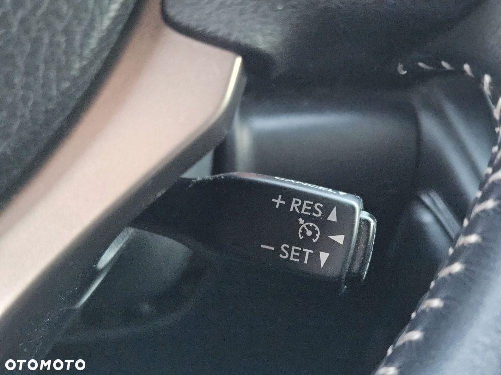Lexus IS 300h Comfort - 37