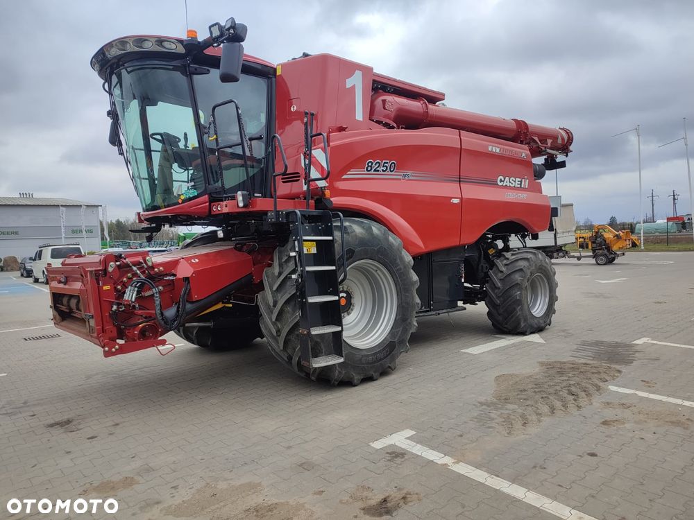 Case IH Axial-Flow 8250 - 1