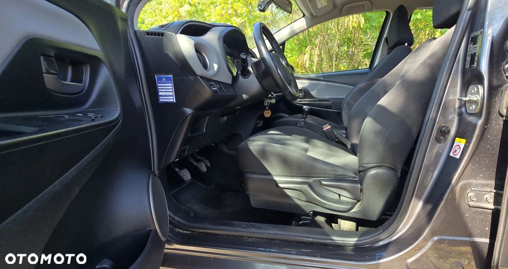 Toyota Yaris - 37
