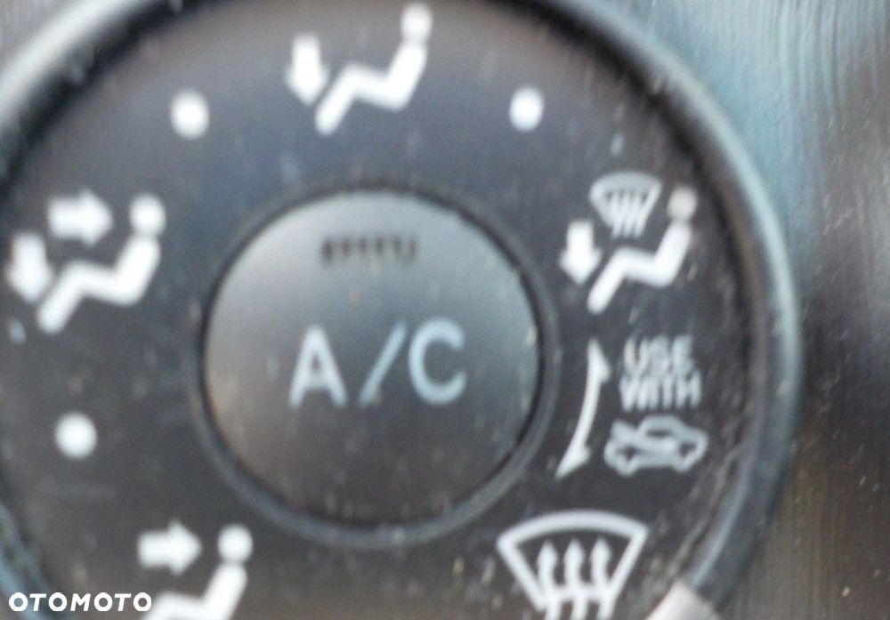 Toyota Yaris - 30