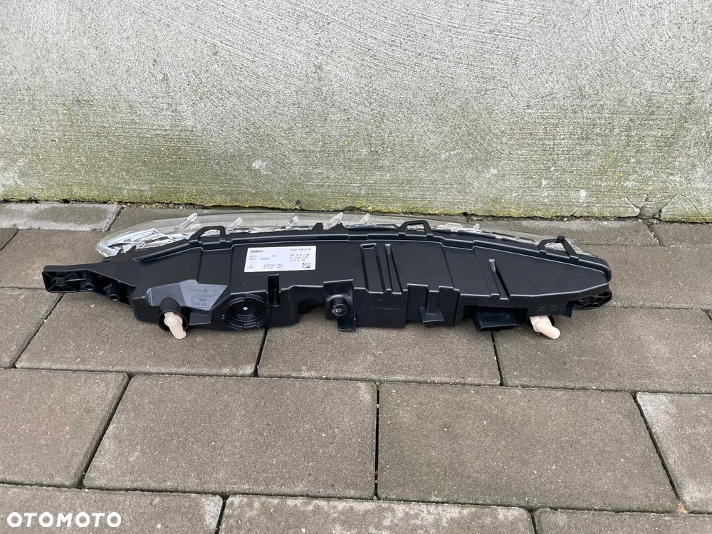 LAMPA PRAWA DZIENNA, KIERUNEK CITROEN C4 GRAND PICASSO II  2013-- NOWA VALEO LED - 4