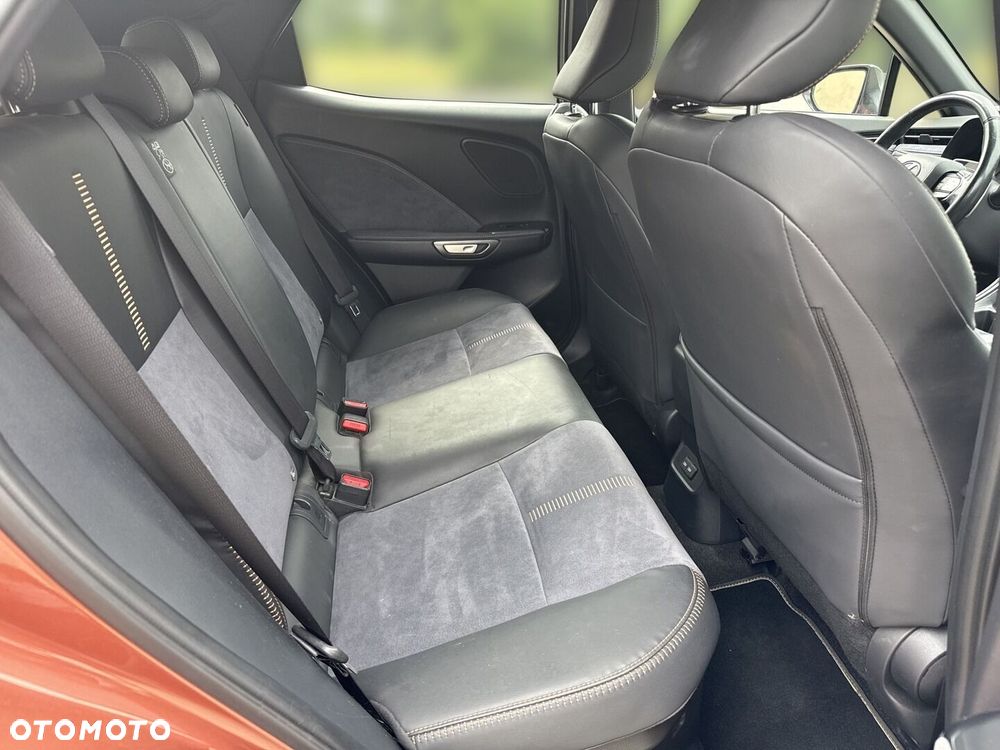 Lexus LBX 1.5 Hybrid Cool - 14