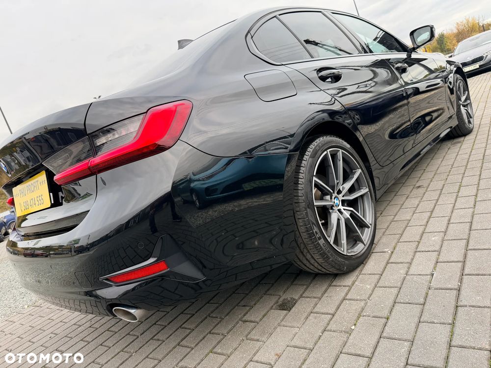 BMW Seria 3 318d M Sport - 8