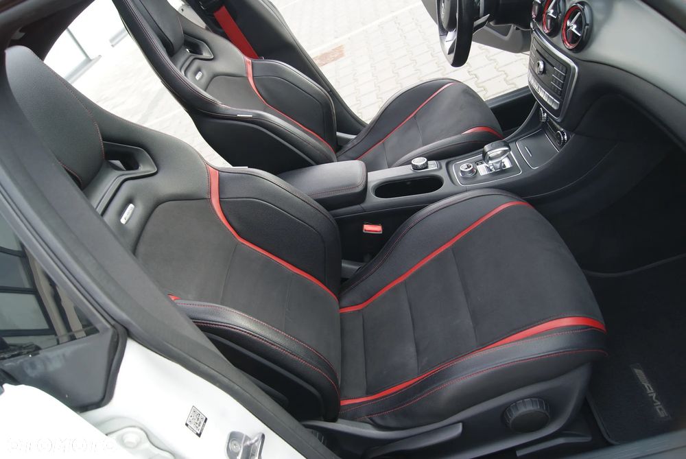 Mercedes-Benz CLA - 17