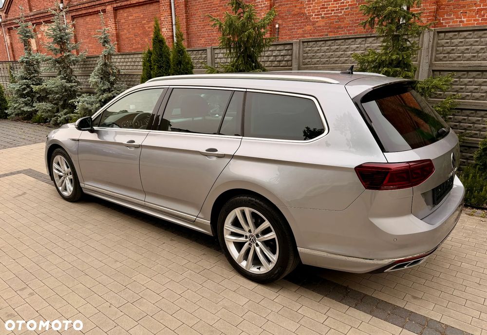 Volkswagen Passat Variant 2.0 TDI 4Mot Elegance DSG - 4