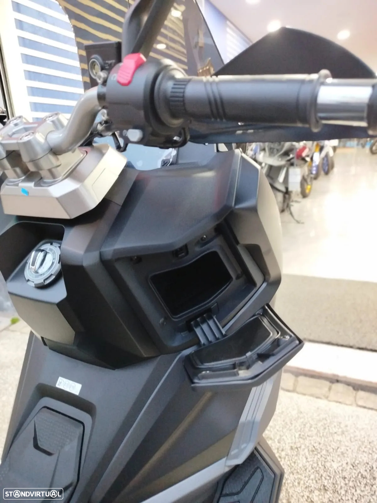 Sym ADX 300 ABS Serviço - Desde 68,27€ Mês - 14