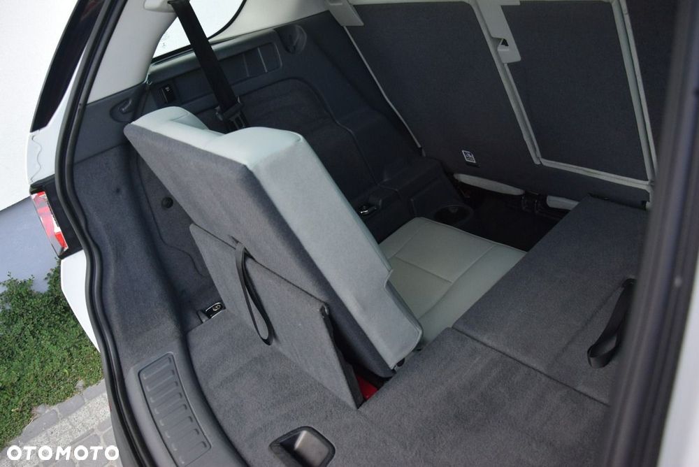 Land Rover Discovery Sport 2.0 TD4 SE - 24