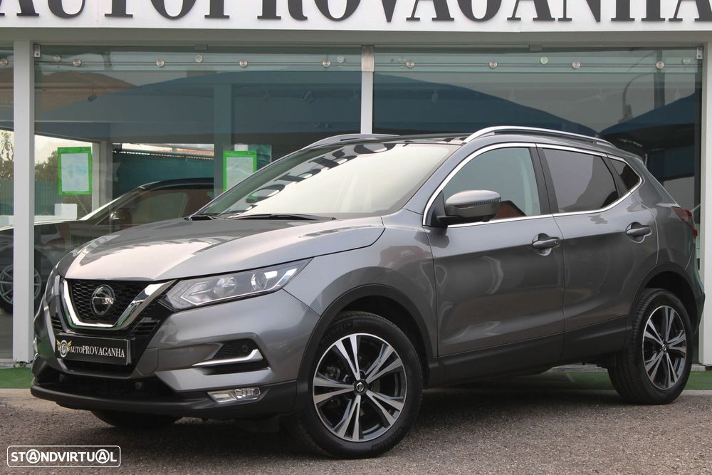 Nissan Qashqai 1.5 dCi N-Connecta J18+Led - 2