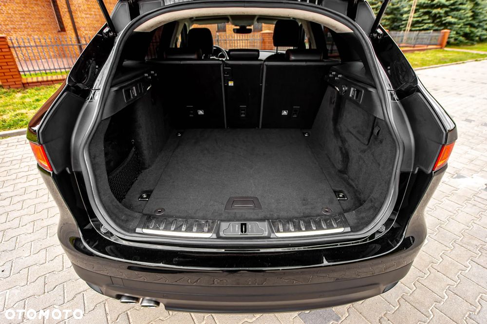 Jaguar F-Pace - 35
