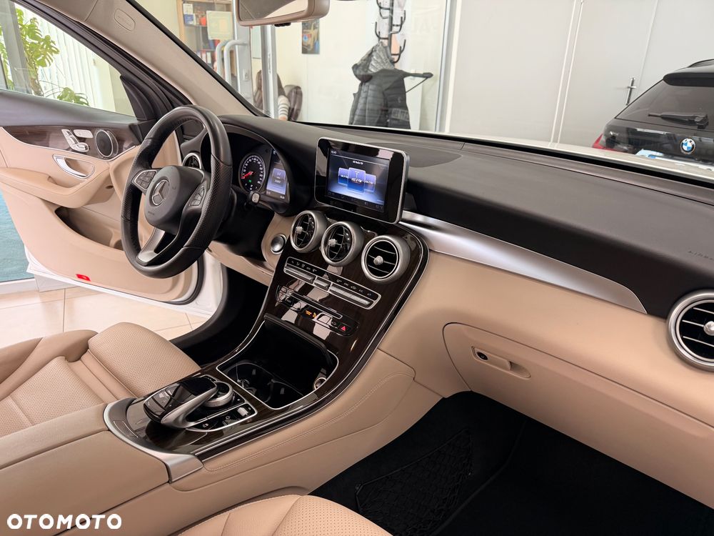 Mercedes-Benz GLC - 31