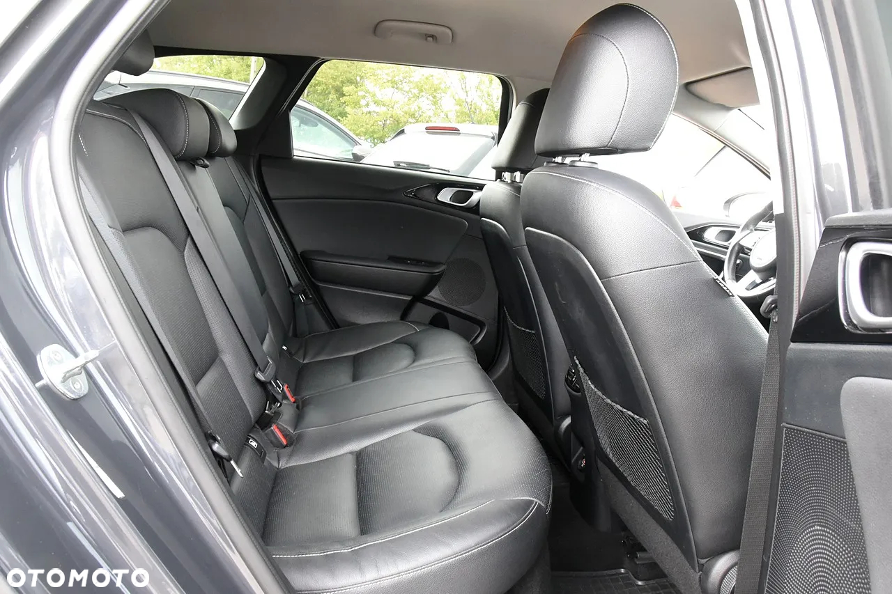 Kia Ceed SW 1.6 GDI DCT OPF Plug-in-Hybrid Platinum Edition - 10