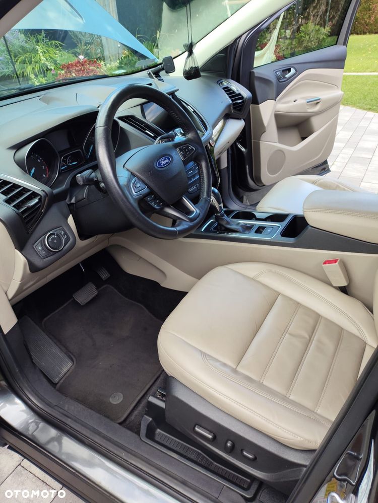 Ford Escape 2.0 EcoBoost AWD Titanium - 23