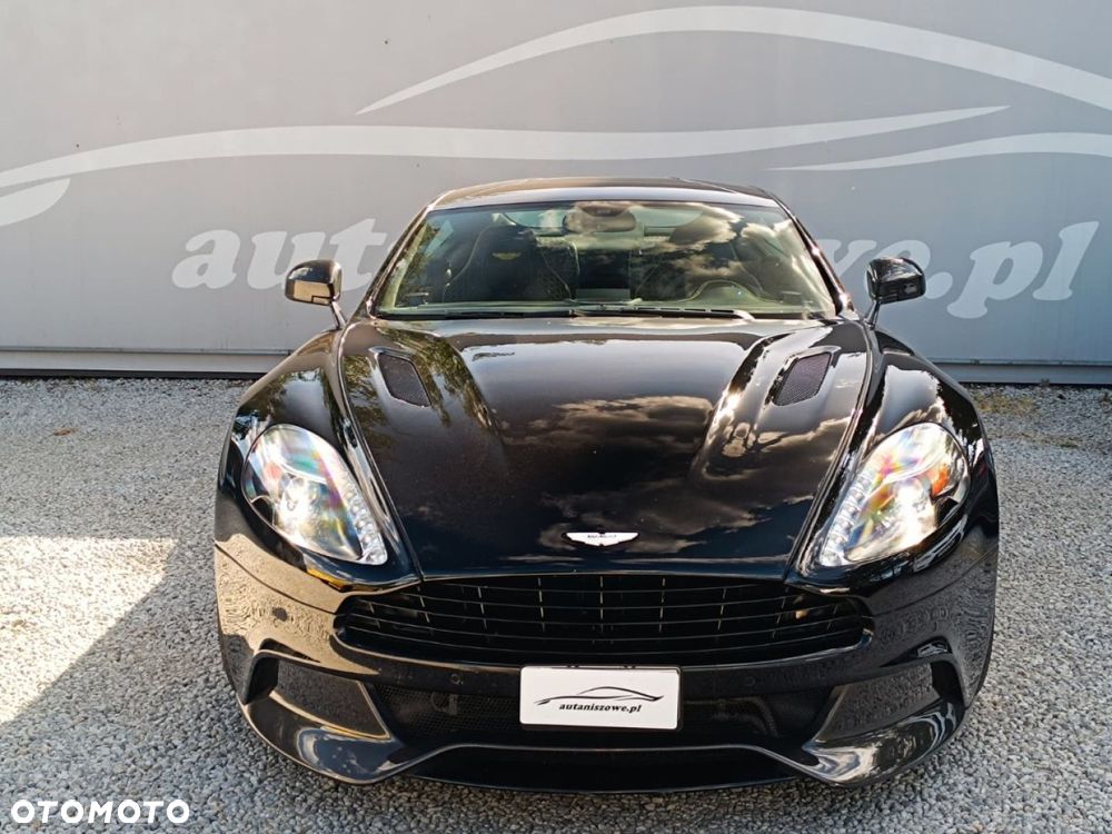 Aston Martin Vanquish - 11