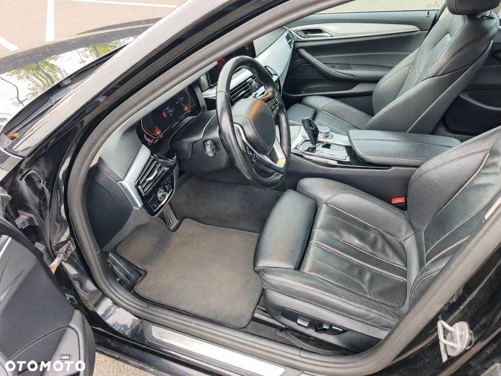 BMW Seria 5 518d - 10