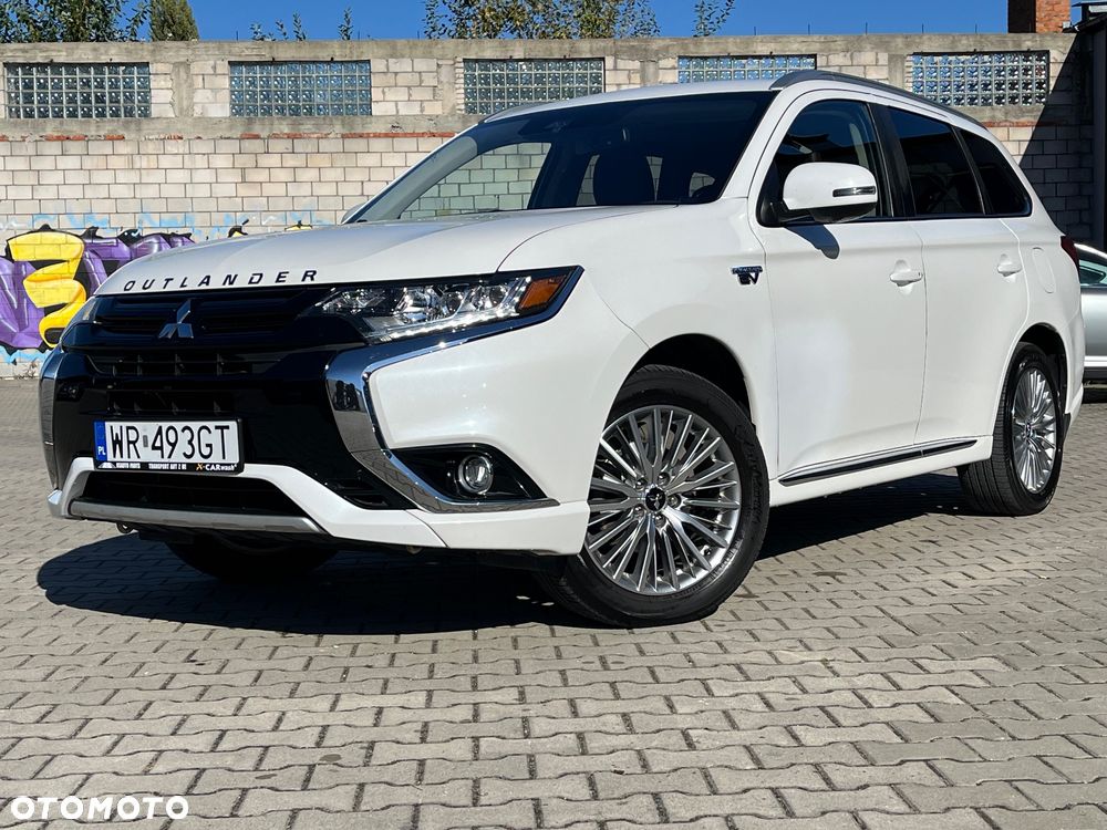 Mitsubishi Outlander - 1