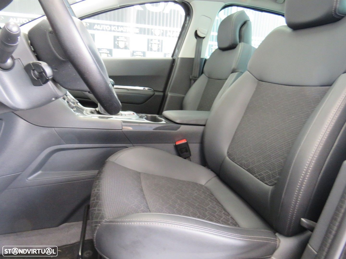 Peugeot 3008 1.6 BlueHDi Access - 23