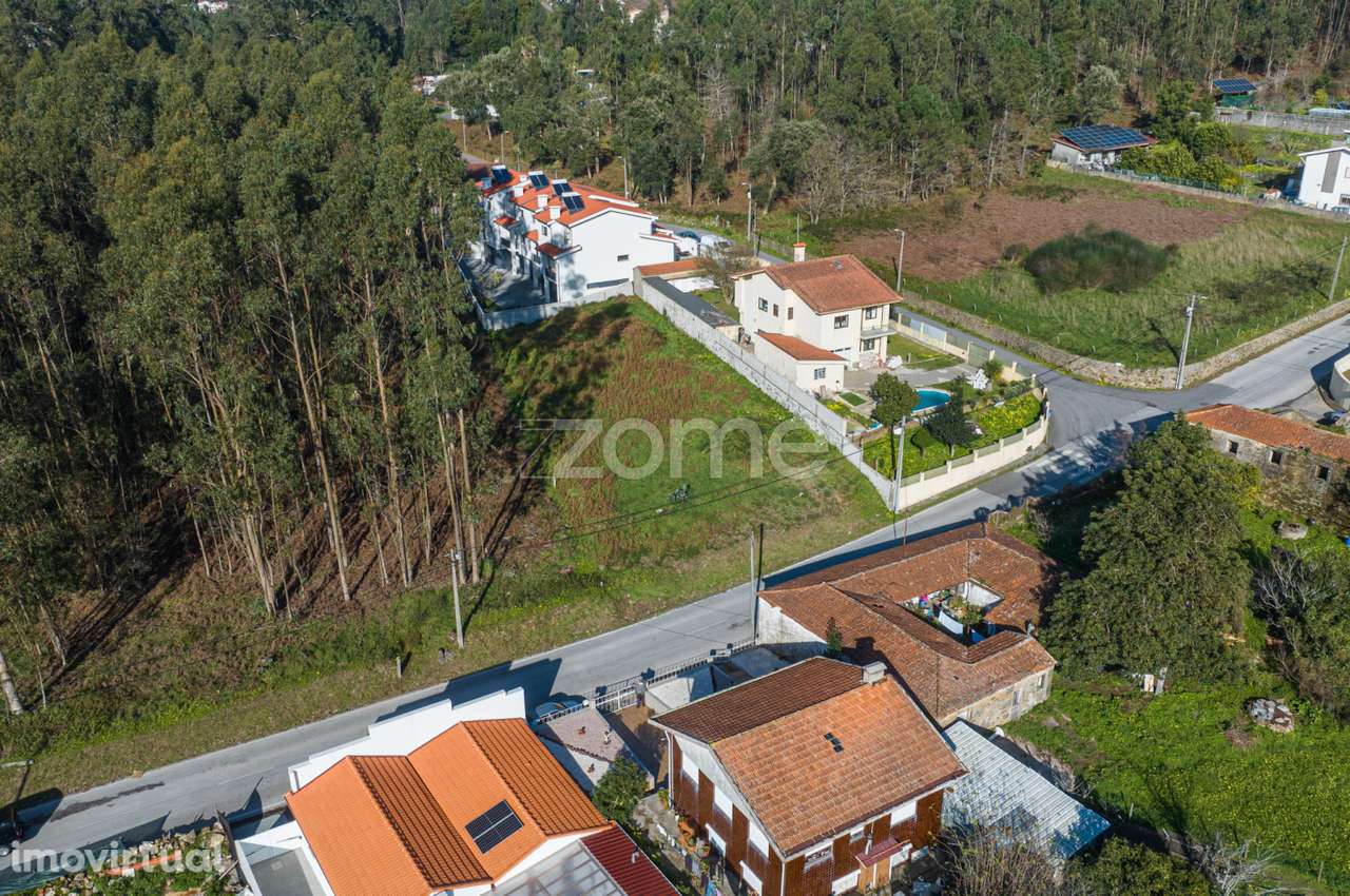 Terreno Urbano com 571m2, Nogueira da Regedoura, Santa Maria da Feira. - Grande imagem: 2/21