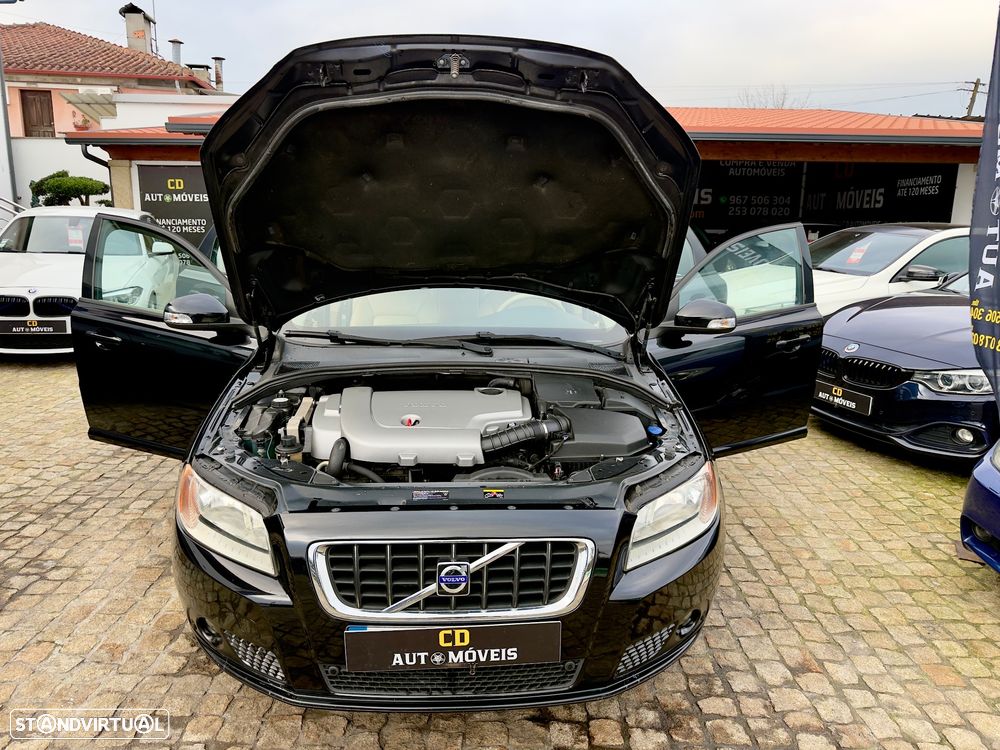 Volvo V70 2.4 D5 Momentum - 29