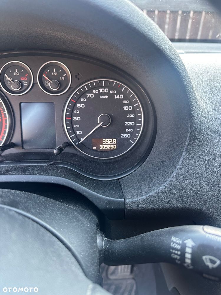 Audi A3 Sportback 2.0 TDI DPF quattro Ambition - 13