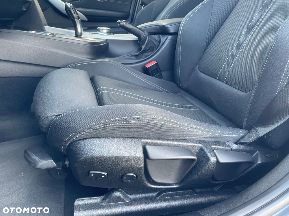 BMW Seria 3 320d Sport Line - 11