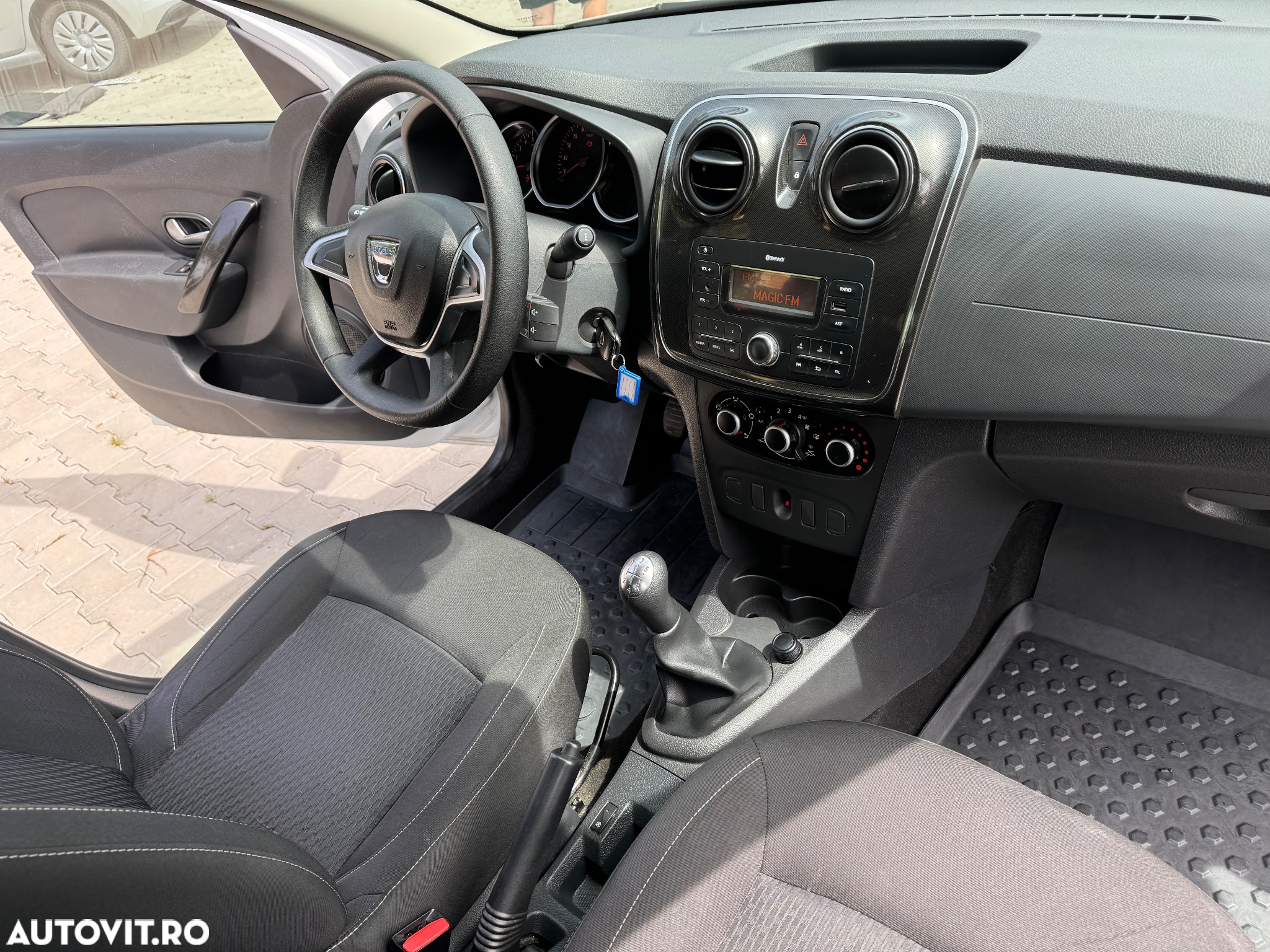 Dacia Logan 0.9 TCe Laureate - 4