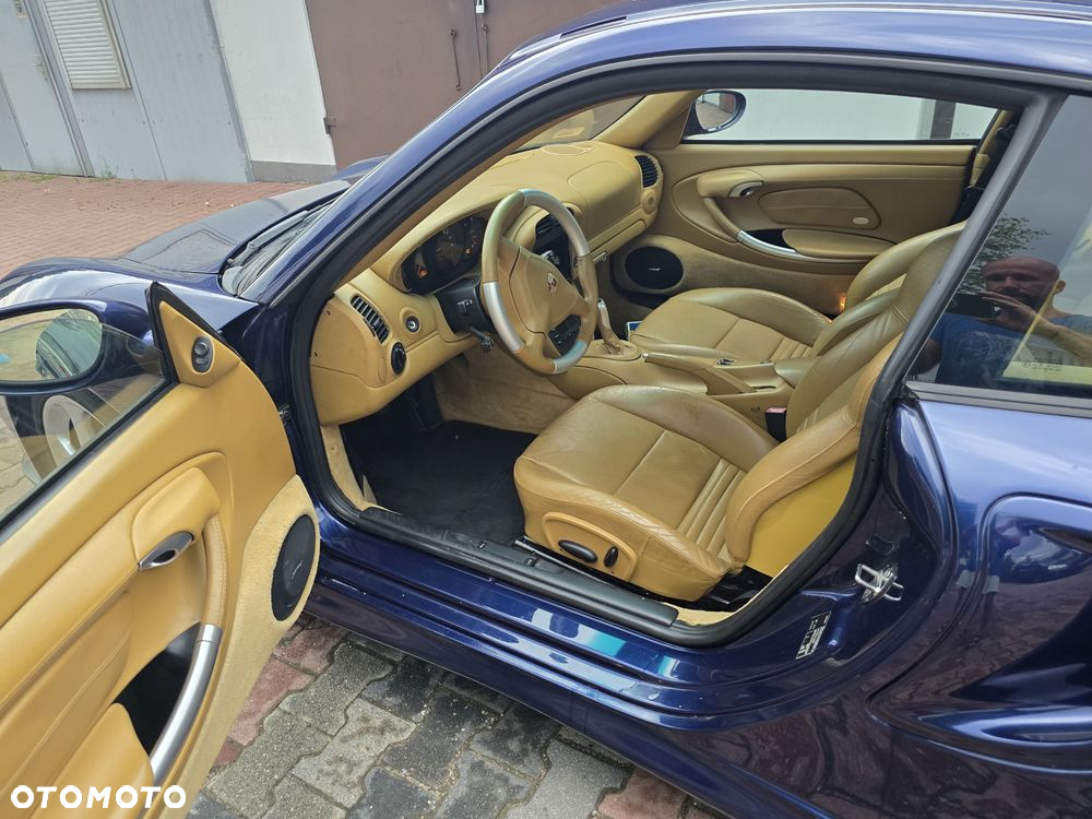 Porsche 911 Turbo - 6