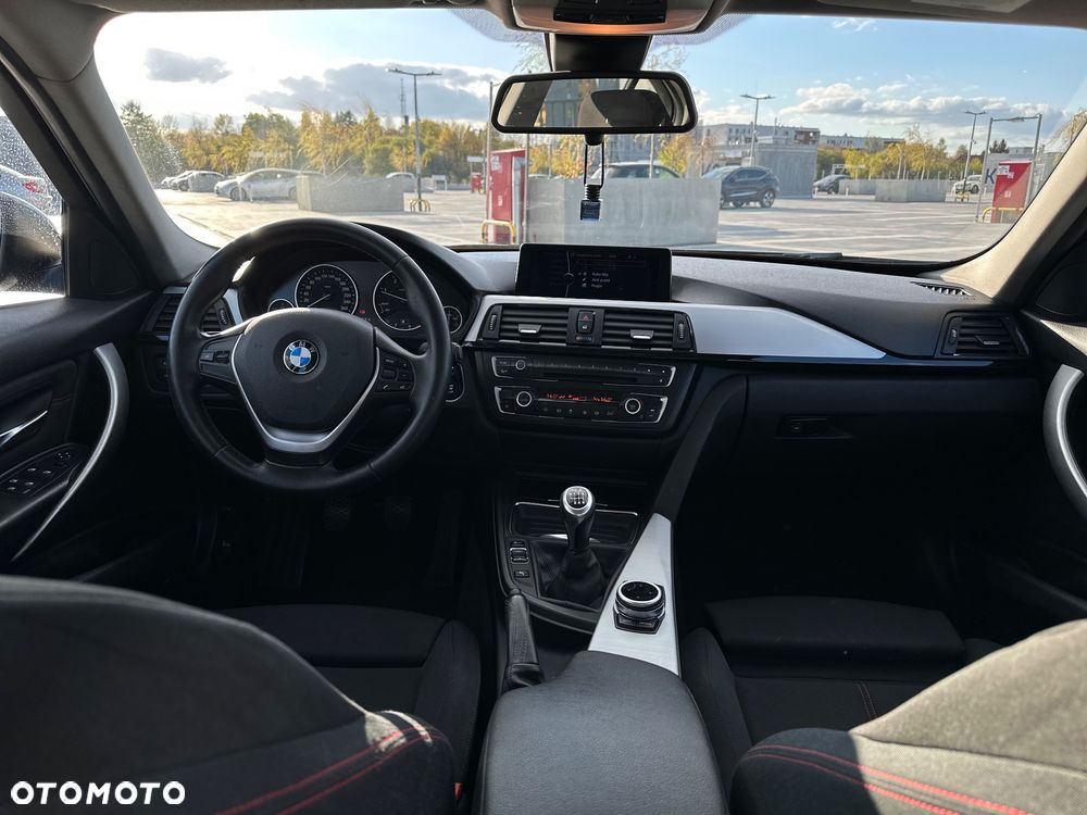 BMW Seria 3 320d DPF Edition Sport - 18