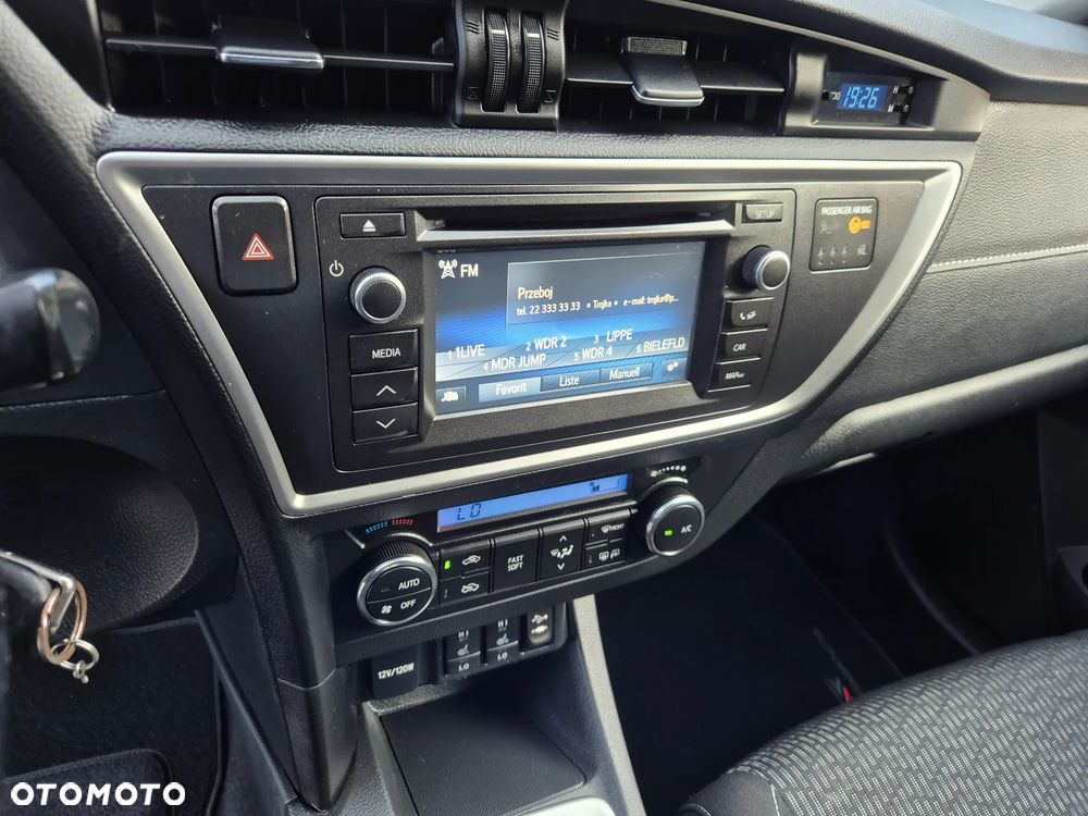 Toyota Auris 1.6 Valvematic Executive - 26