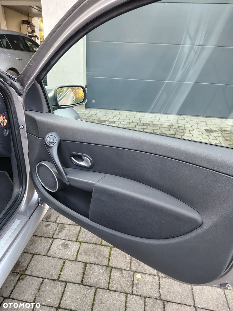 Renault Clio 2.0 16V Sport - 22