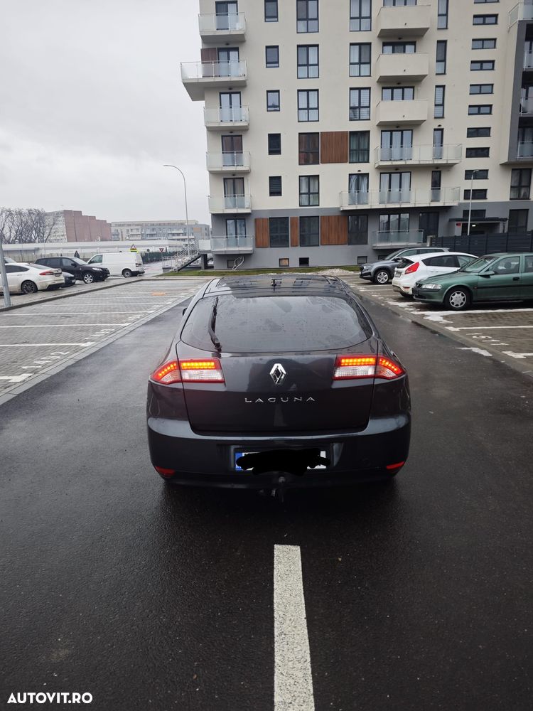 Renault Laguna dCi 110 FAP Bose Edition - 9