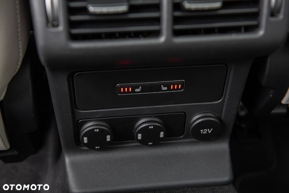 Jaguar F-Pace 2.0 i4D AWD Prestige - 32