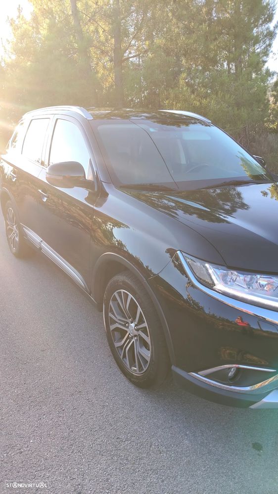 Mitsubishi Outlander 2.2 DI-D Intense Black Edition - 11