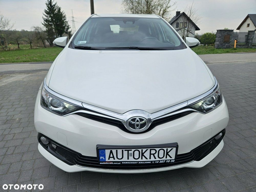Toyota Auris - 1