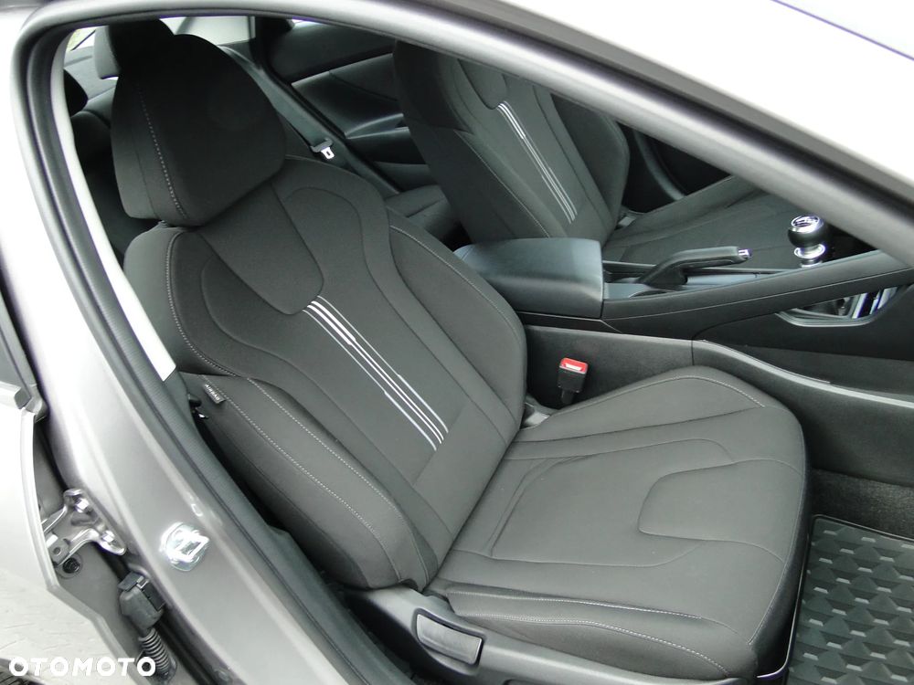 Hyundai Elantra 1.6 Smart - 29