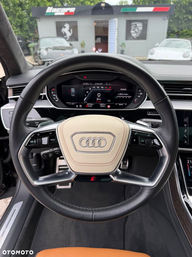 Audi S8 - 18